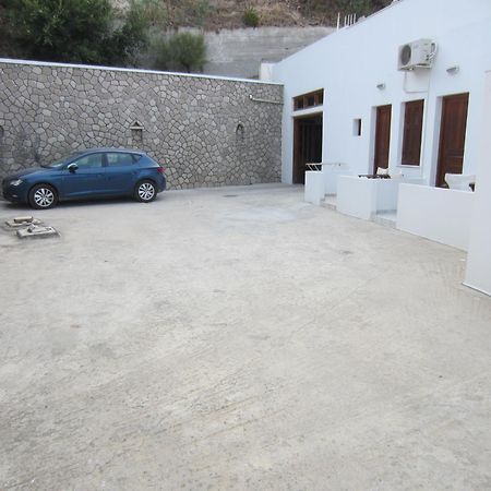 Katerina Apartments Triovasalos Exterior photo